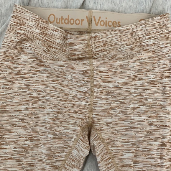 Medium outdoor voices patterned leggings - Picture 3 of 5